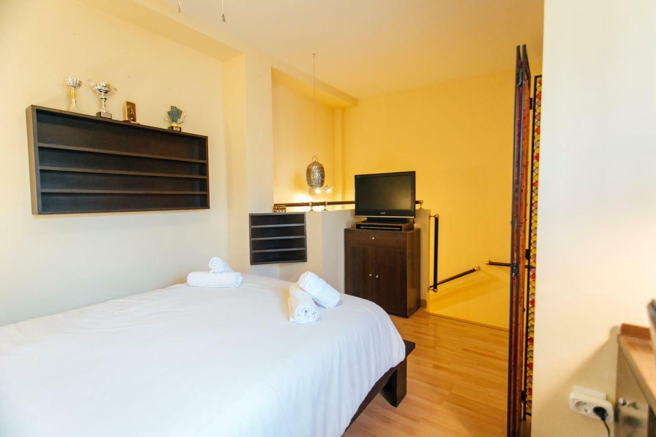 Ferienwohnung Bright Duplex W/ Terrace Sevilla Exterior foto